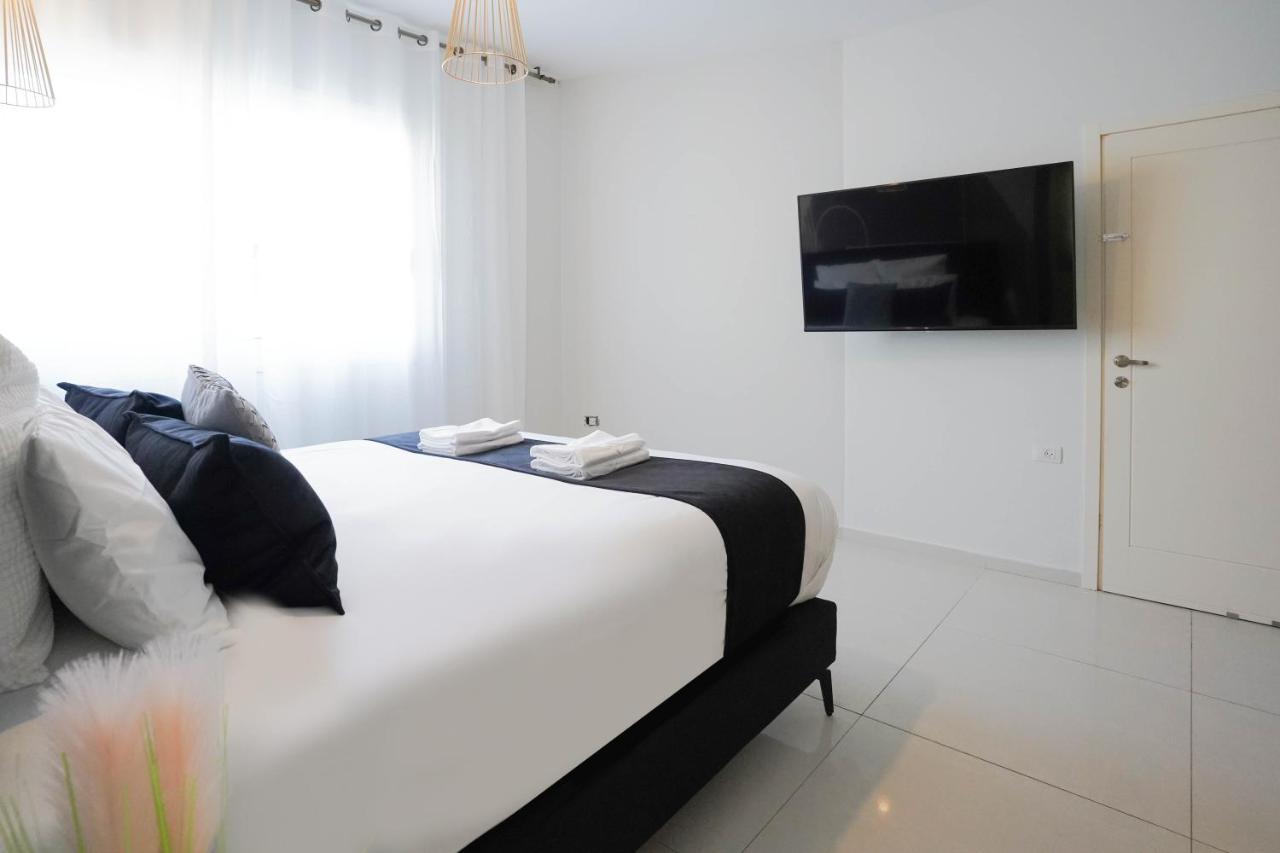 Yalarent Enorma Complex With Shared Heated Pool Eilat Exterior foto