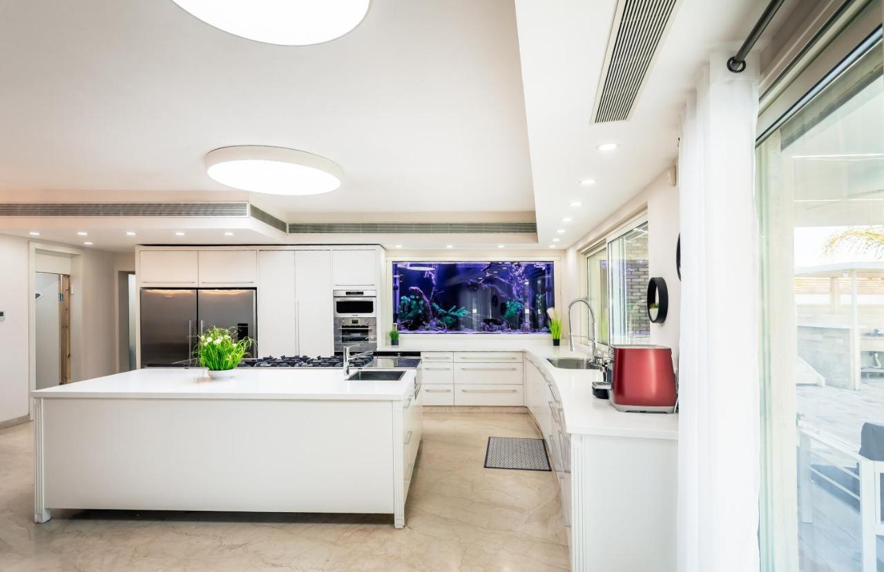 Yalarent Enorma Complex With Shared Heated Pool Eilat Exterior foto