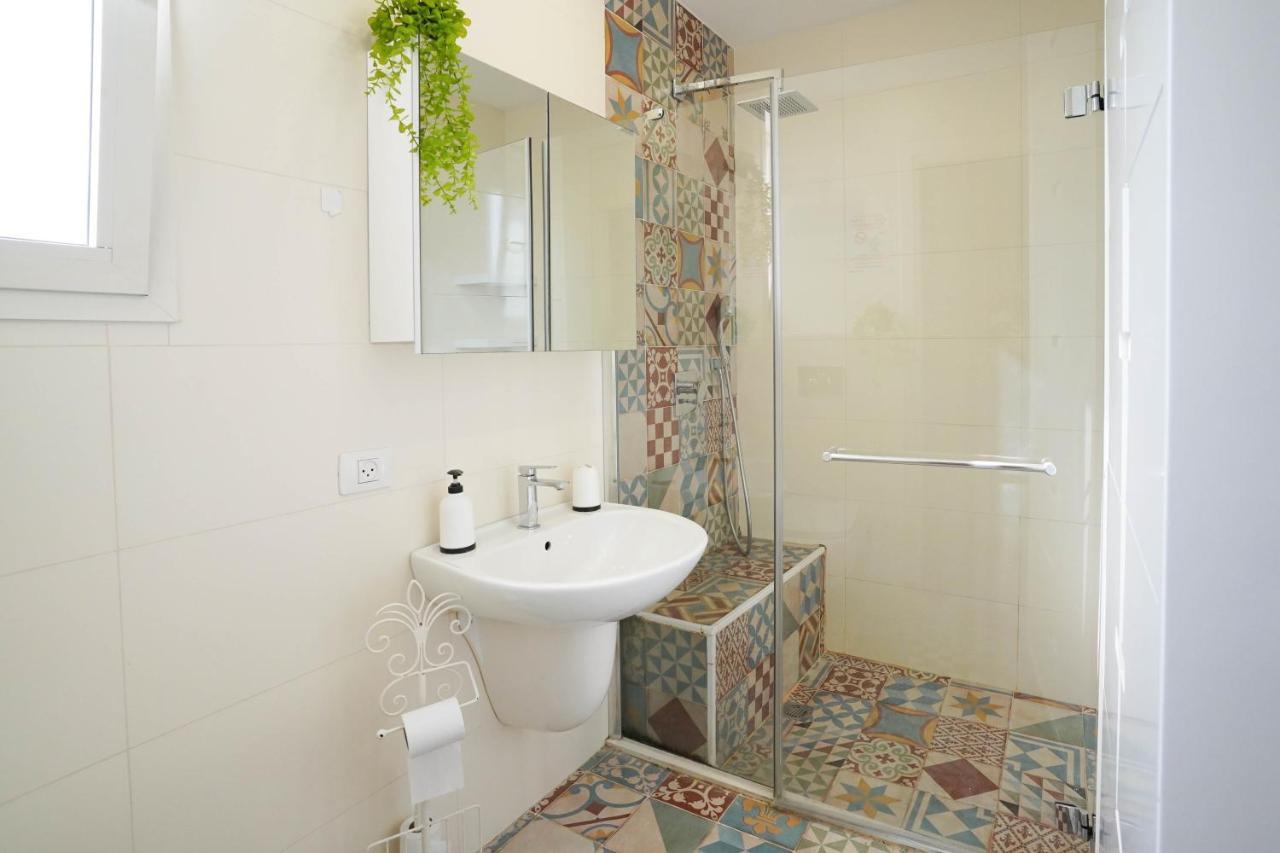 Yalarent Enorma Complex With Shared Heated Pool Eilat Exterior foto